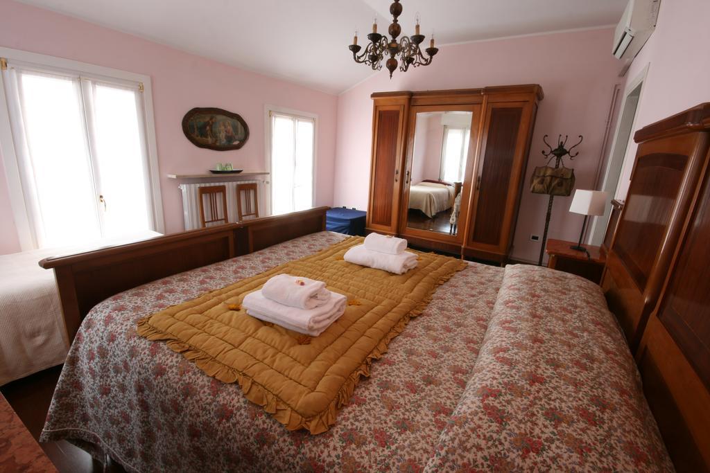 Corte Posta B&B - Parcheggio E Bagno In Camera Мантова Екстериор снимка
