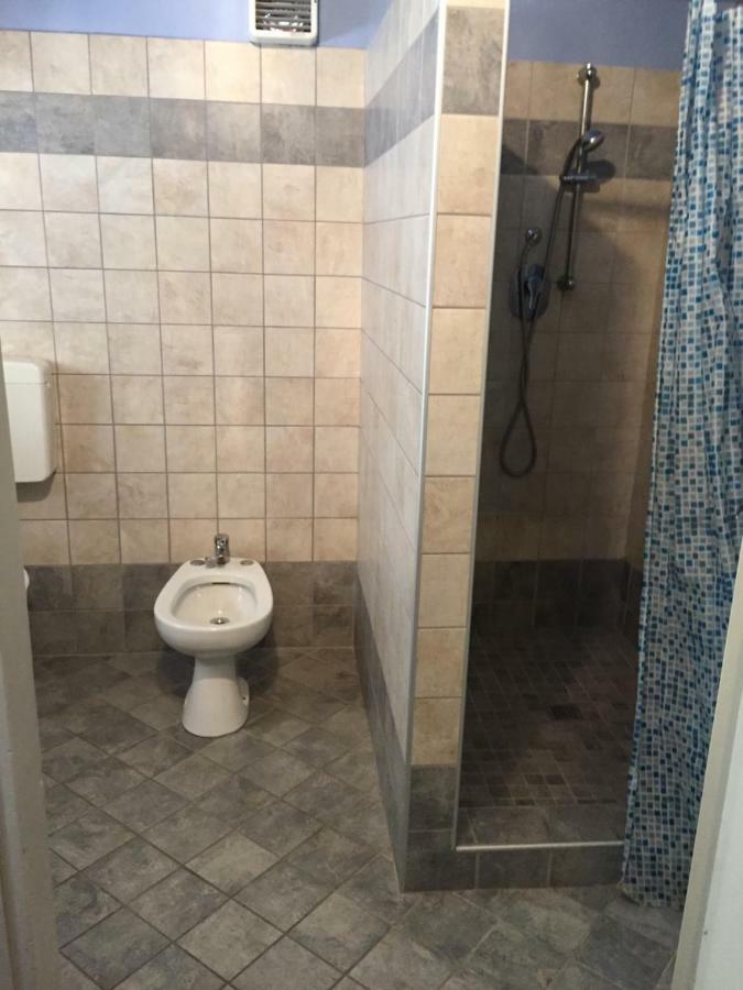 Corte Posta B&B - Parcheggio E Bagno In Camera Мантова Екстериор снимка